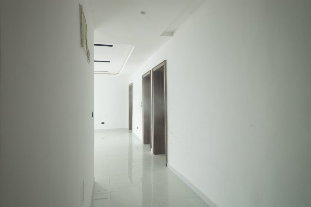 Brum Height 5: Apartment corridor with tiled flooring